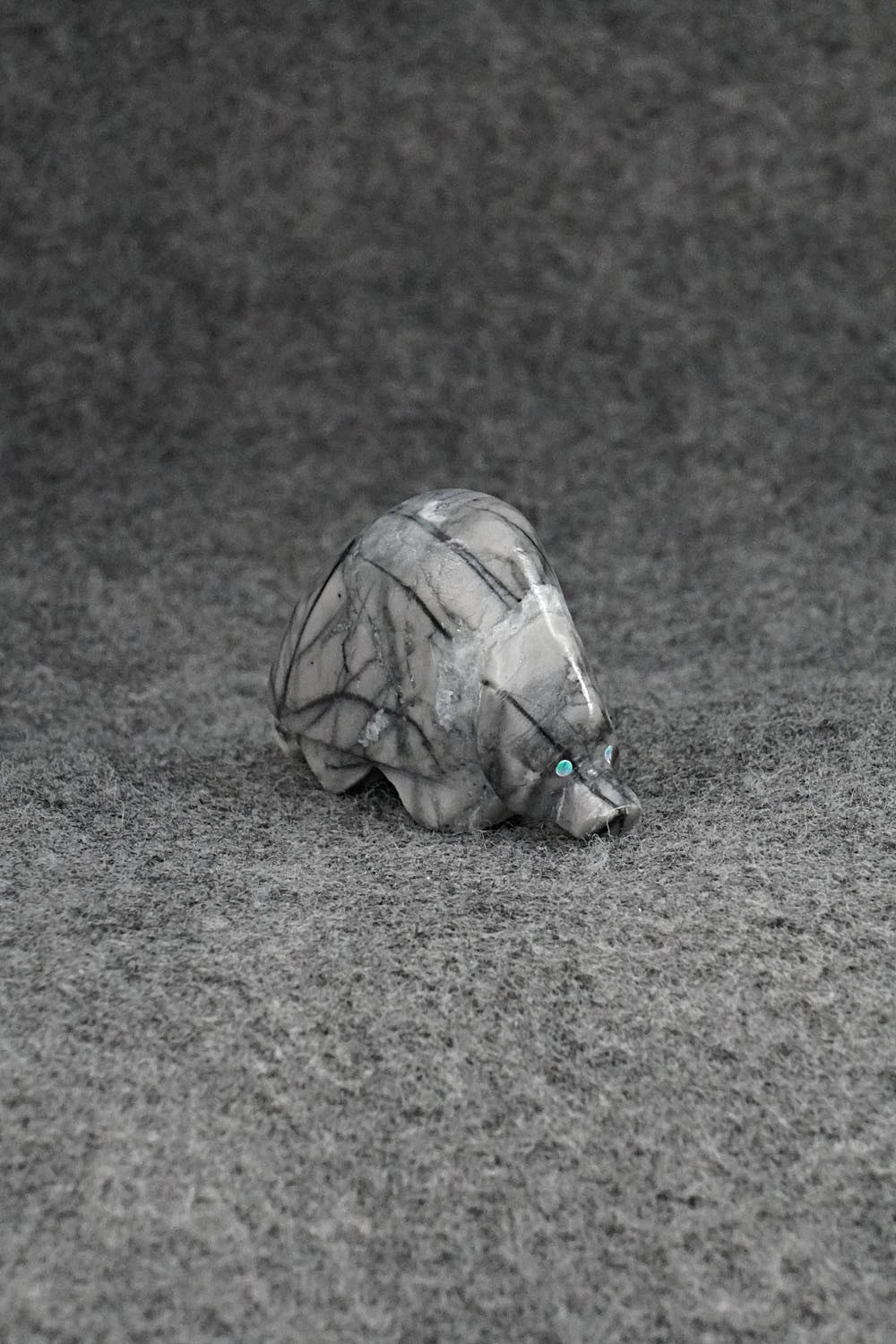 Bear Zuni Fetish Carving - Benina Kallestewa