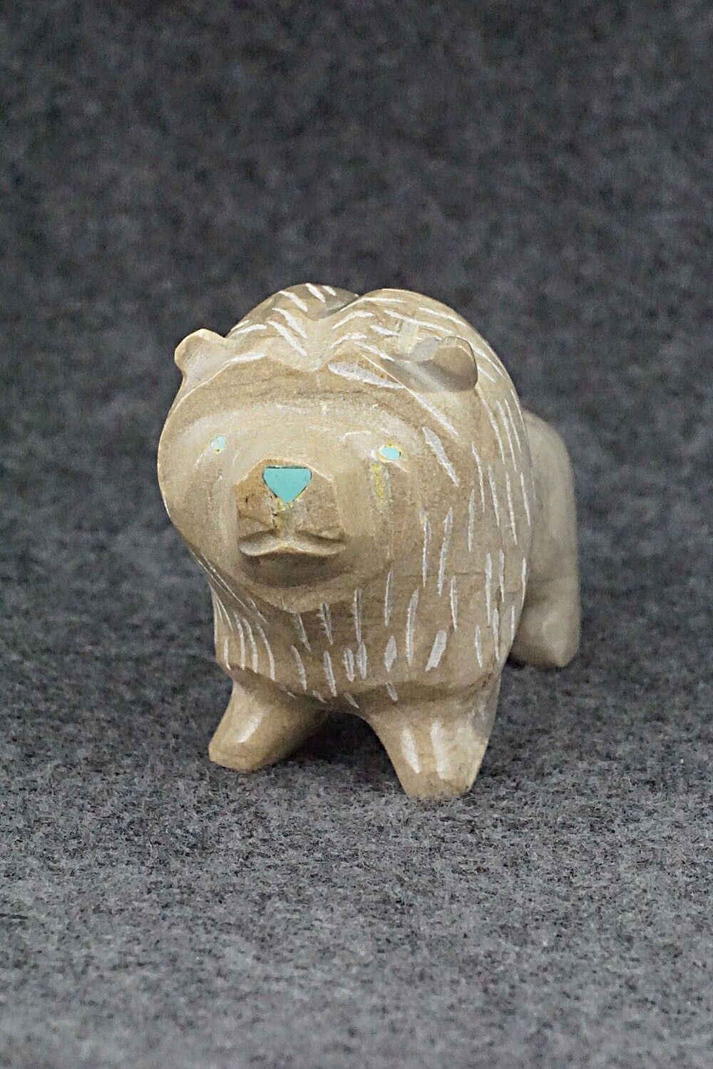 Lion Zuni Fetish Carving - Enrike Leekya