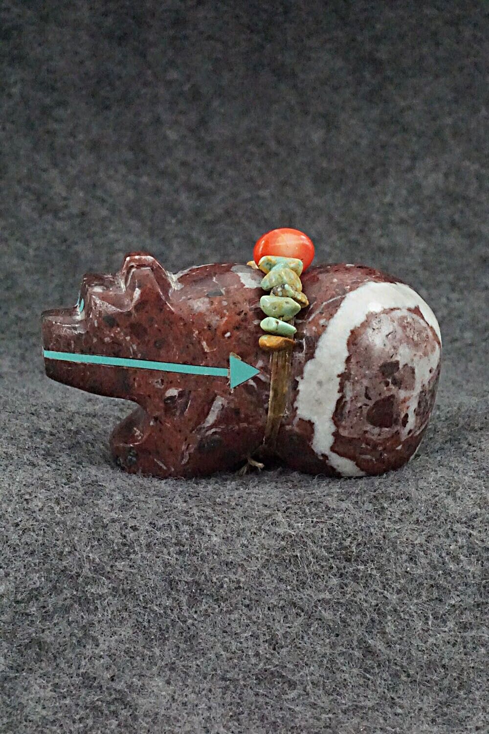 Bear Zuni Fetish Carving - Bernard Laiwakete