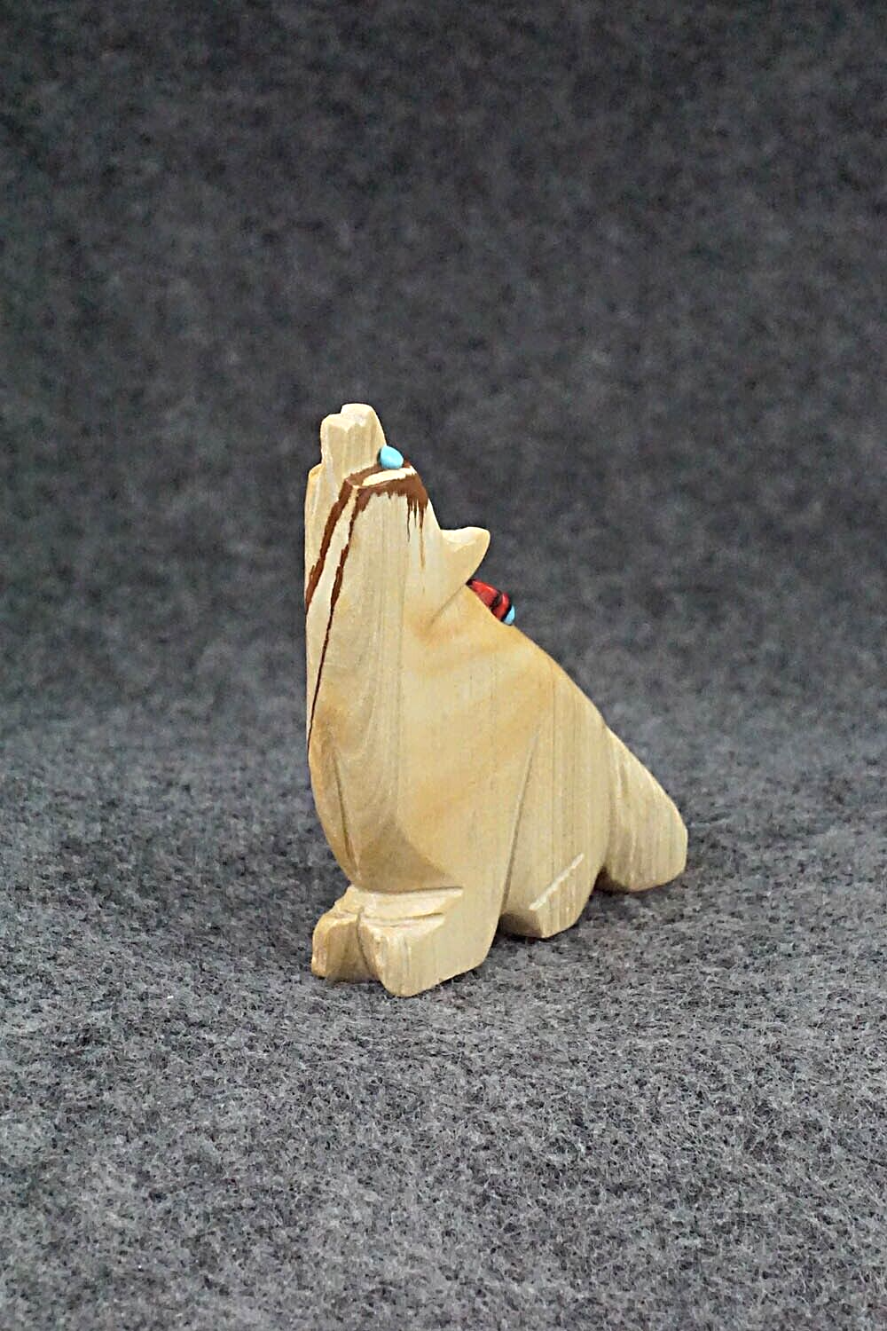 Wolf Zuni Fetish Carving - Danette Laate