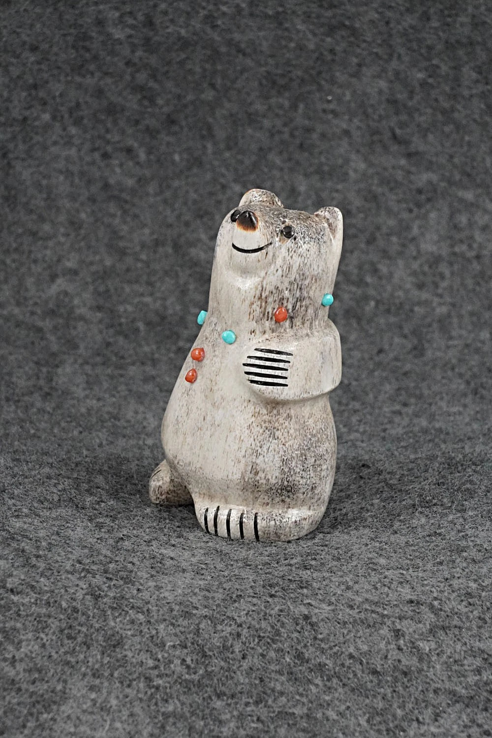 Bear Zuni Fetish Carving - Claudia Peina