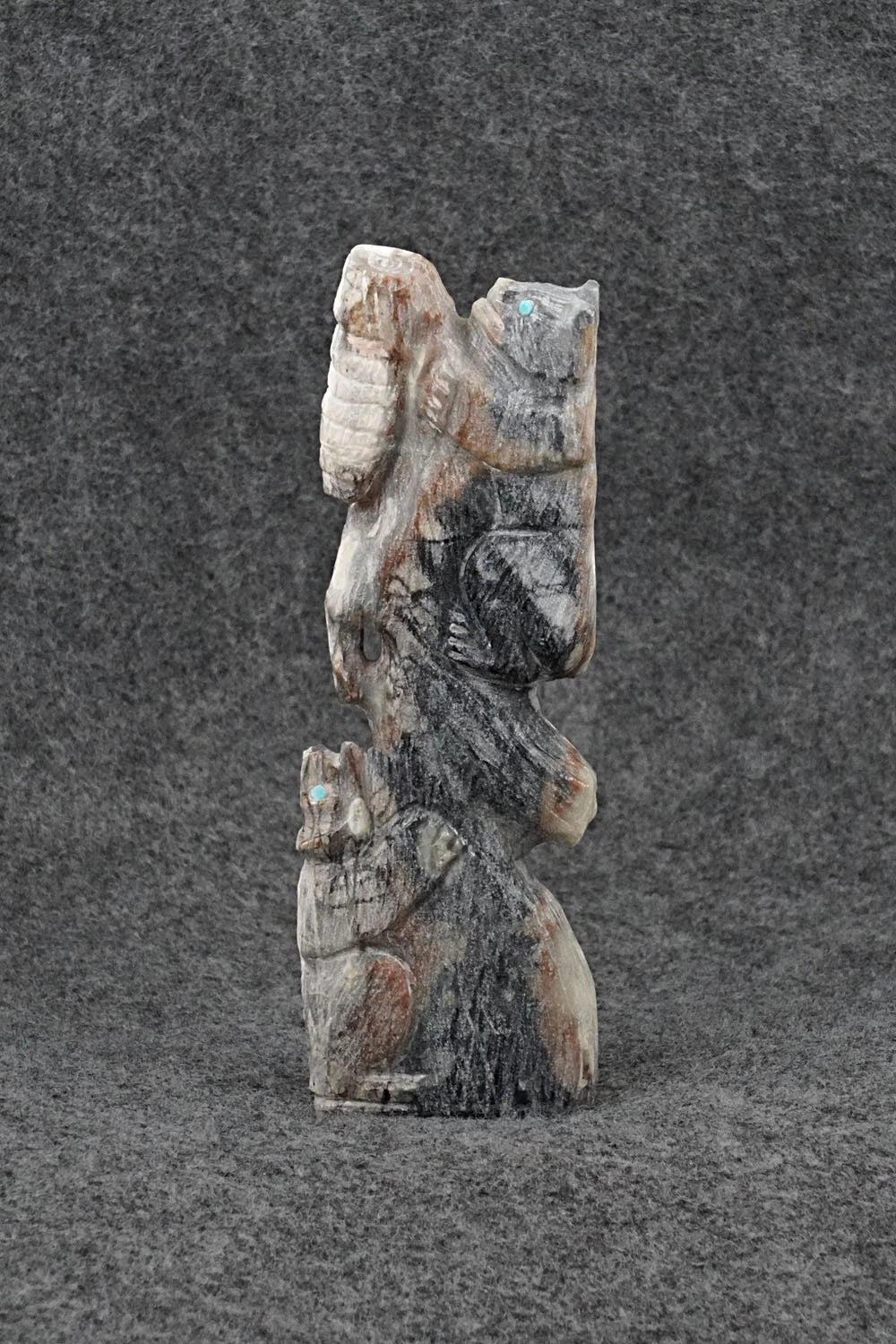 Bears Zuni Fetish Carving - Derrick Kaamasee
