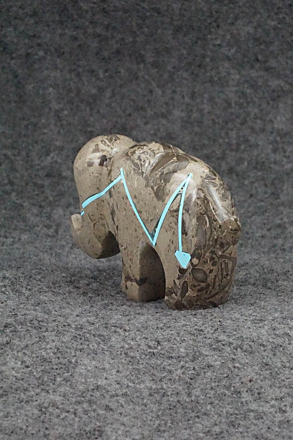 Elephant Zuni Fetish Carving - Kenric Laiwakete