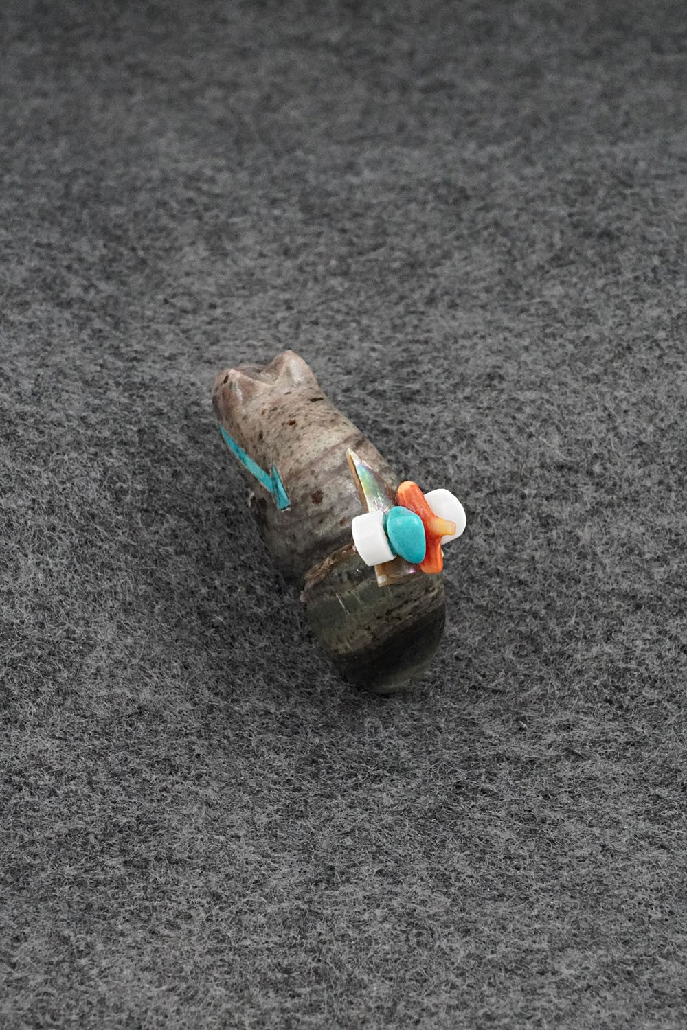 Bear Zuni Fetish Carving - Donavon Laiwakete