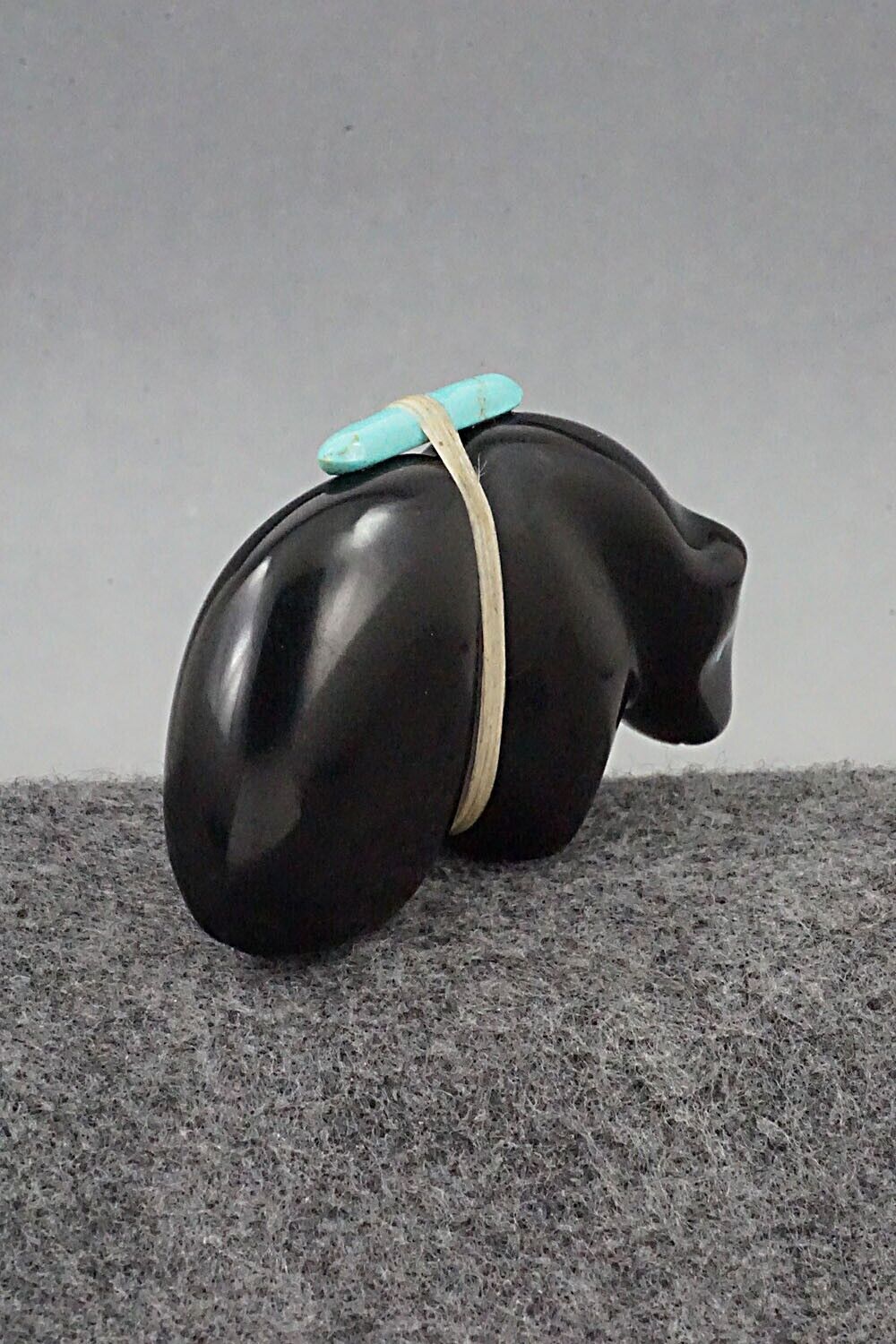 Bear Zuni Fetish Carving - Herbert Halate