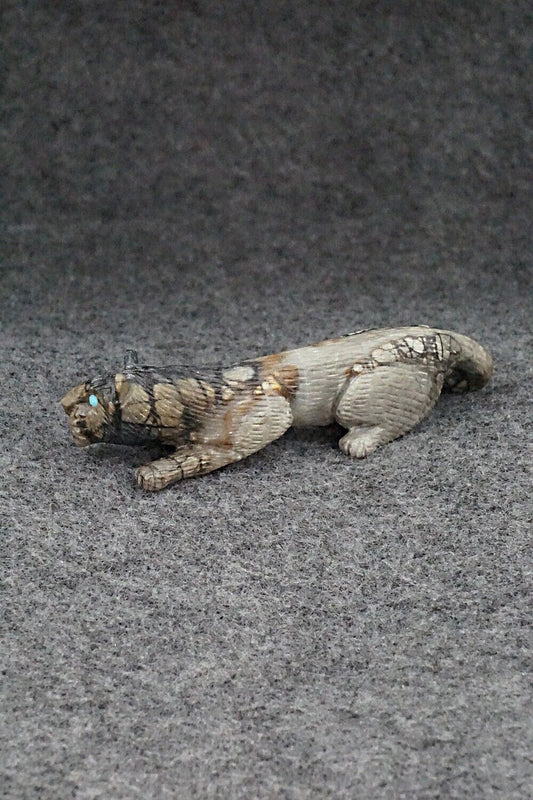 Mountain Lion Zuni Fetish Carving - Lance Cheama