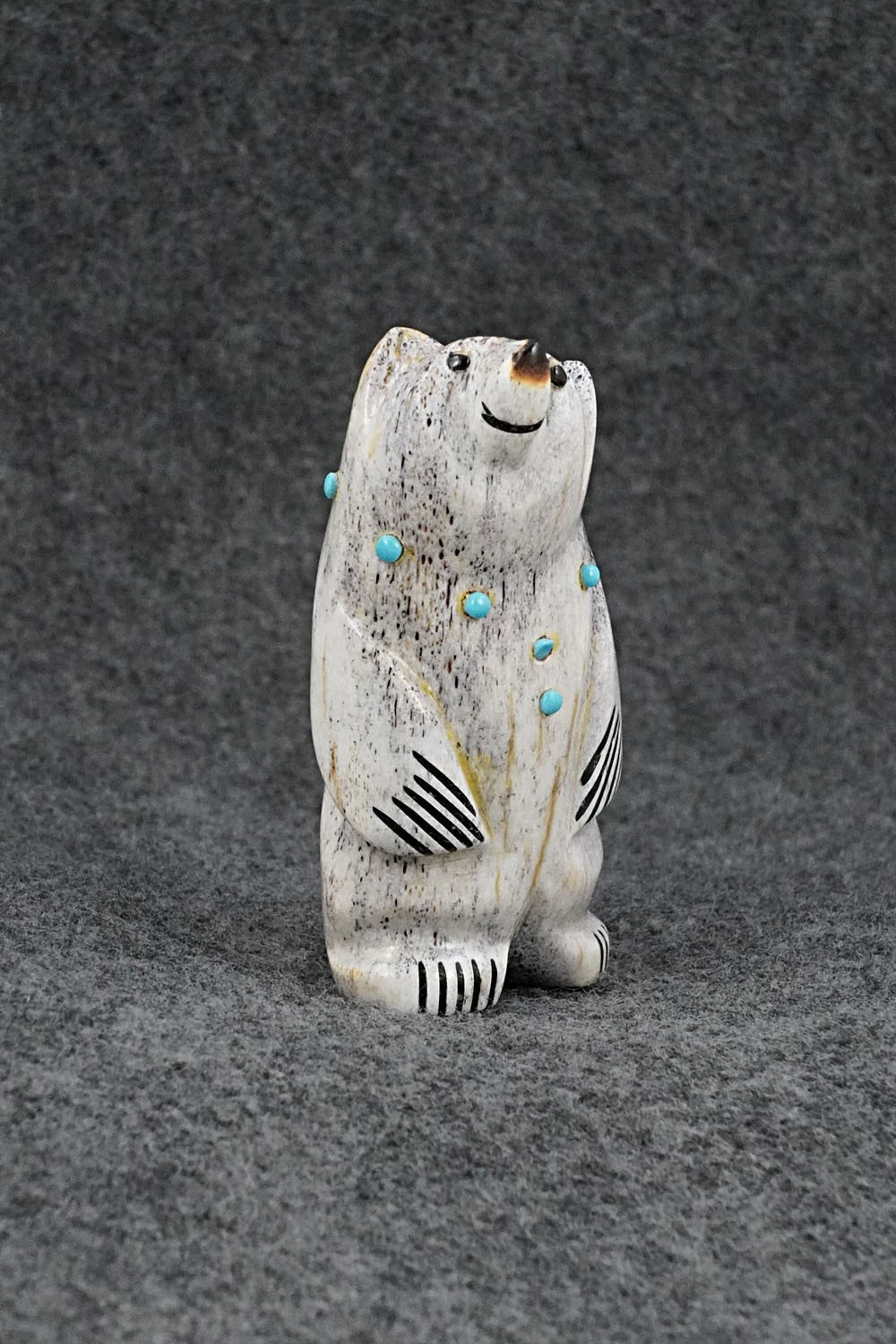 Bear Zuni Fetish Carving - Claudia Peina