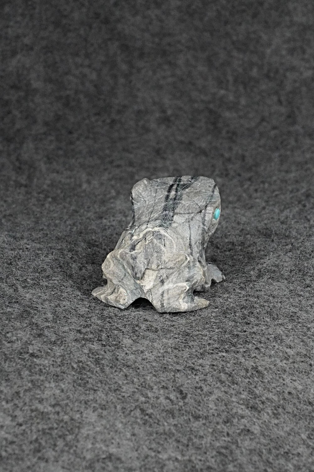 Frog Zuni Fetish Carving - Dina Owan