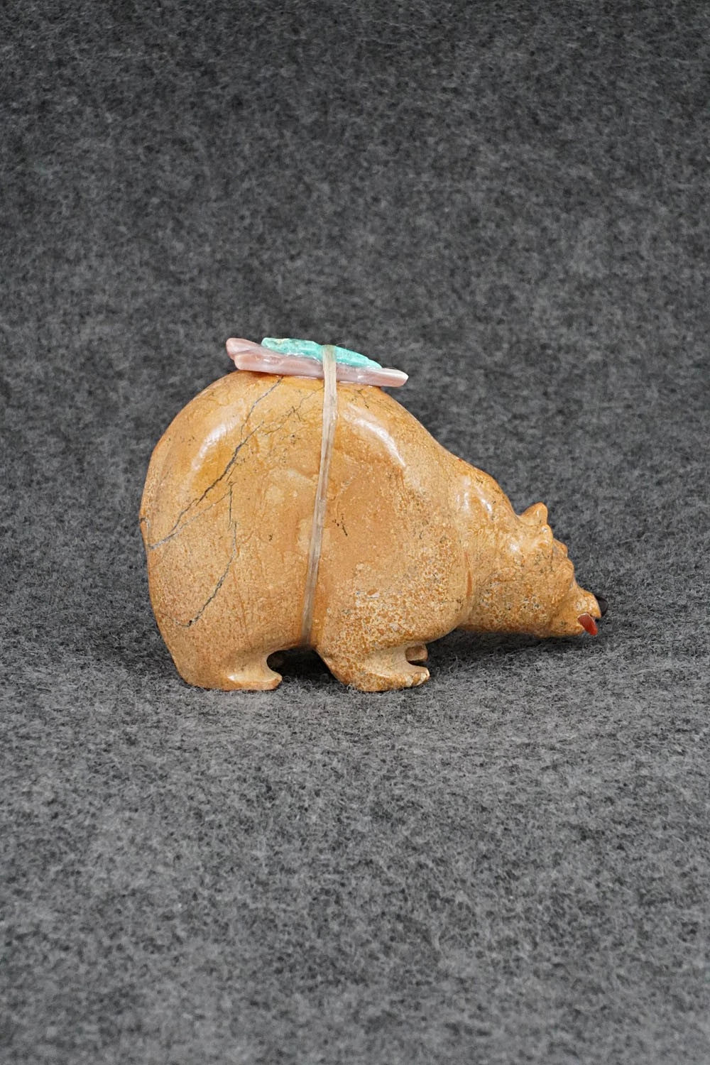 Bear Zuni Fetish Carving - Freddie Leekya