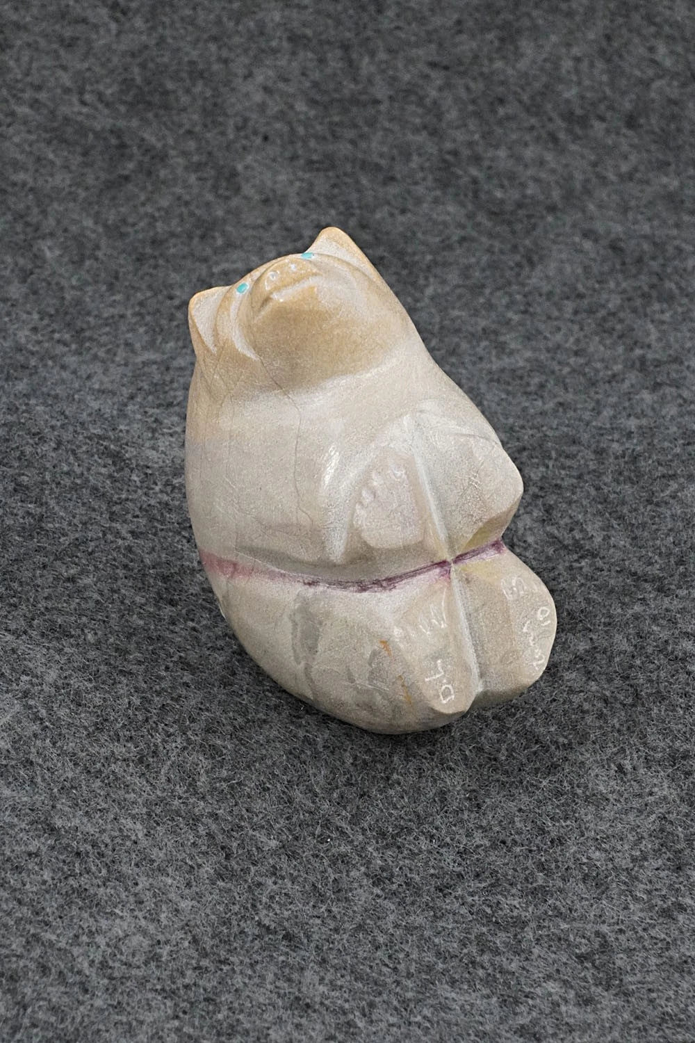 Bear Zuni Fetish Carving - Delvin Leekya