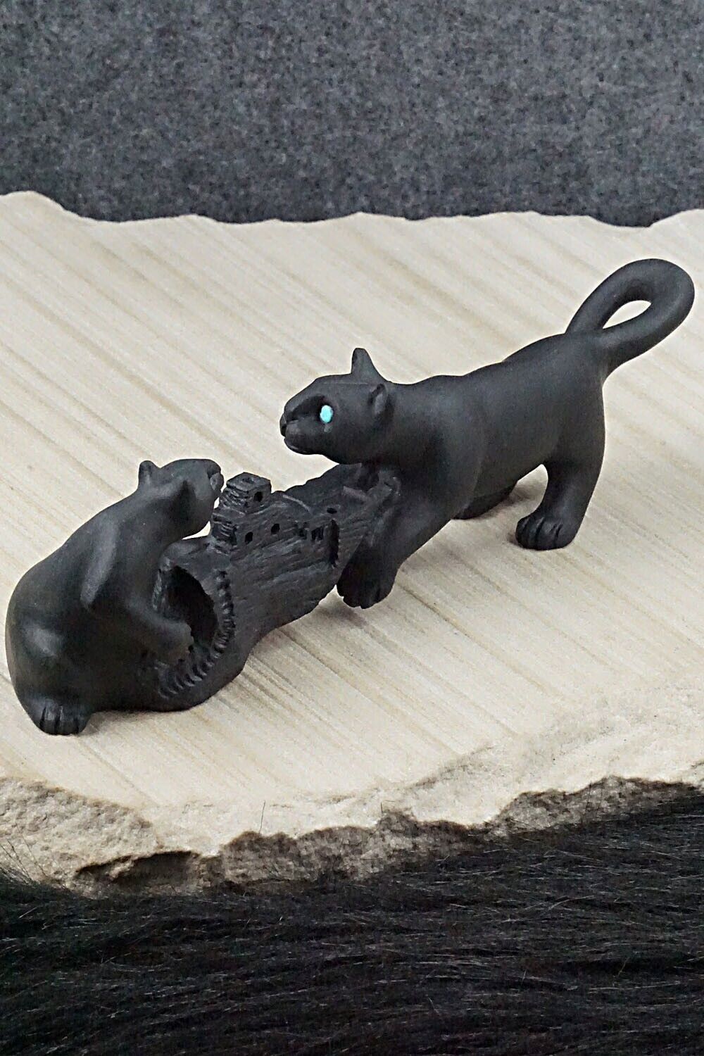 Mountain Lion Zuni Fetish Carving - Albert Eustace Sr.