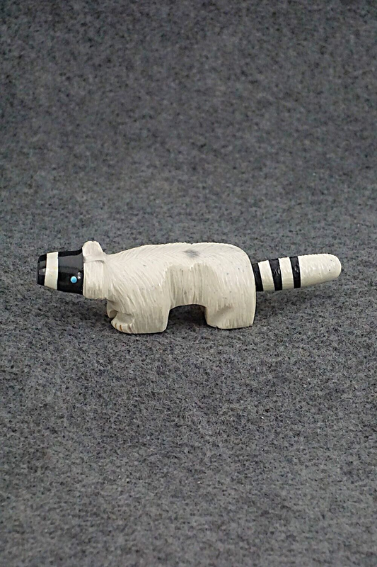 Raccoon Zuni Fetish Carving - Susette Lementino