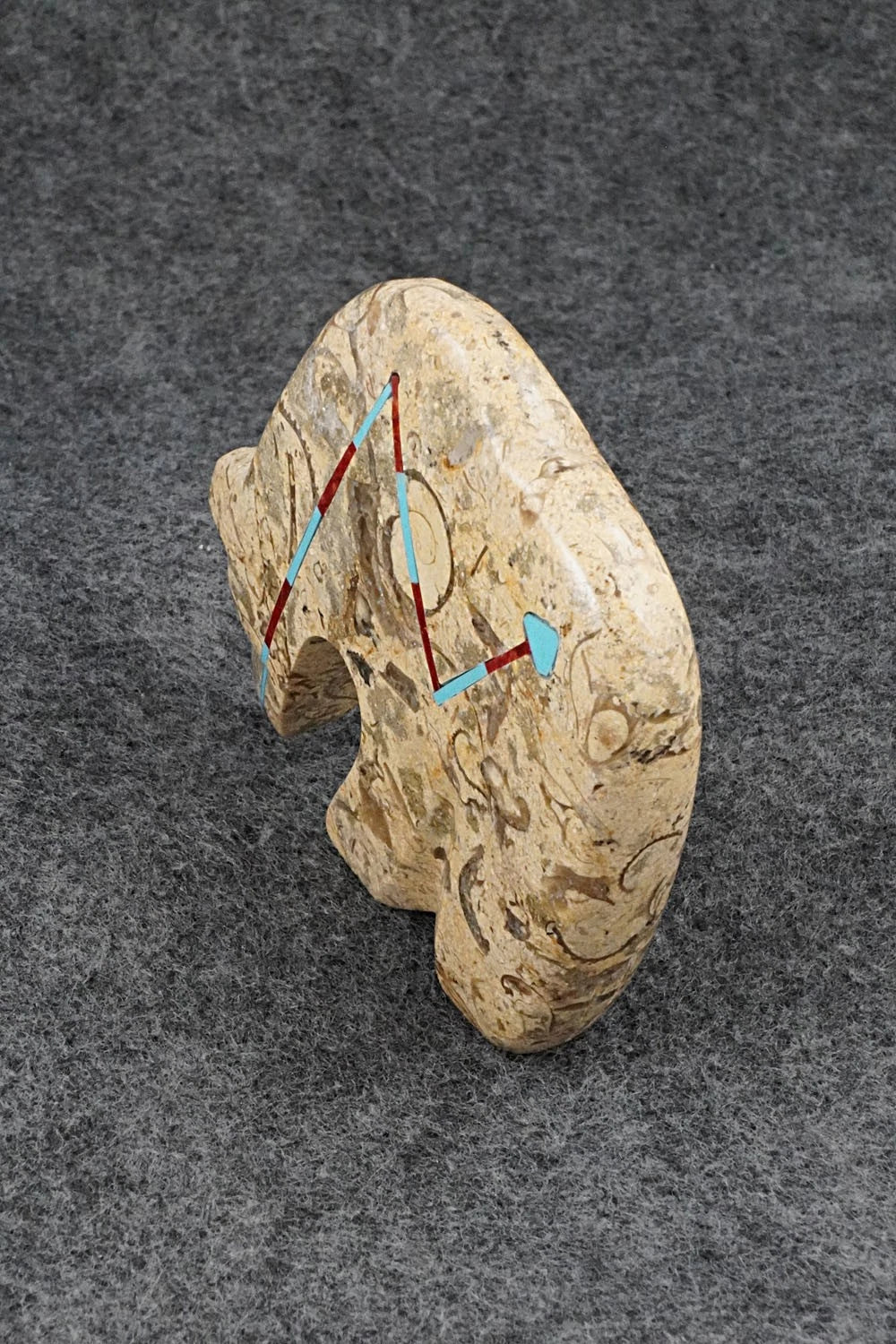 Bear Zuni Fetish Carving - Kenric Laiwakete