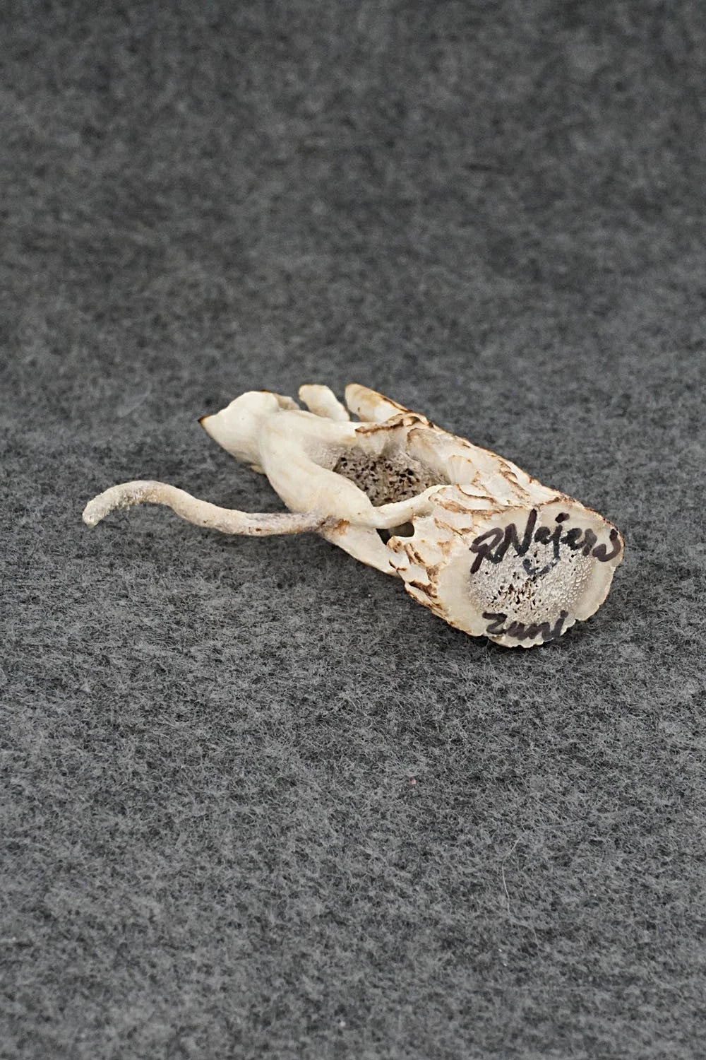 Mountain Lion Zuni Fetish Carving - Ruben Najera