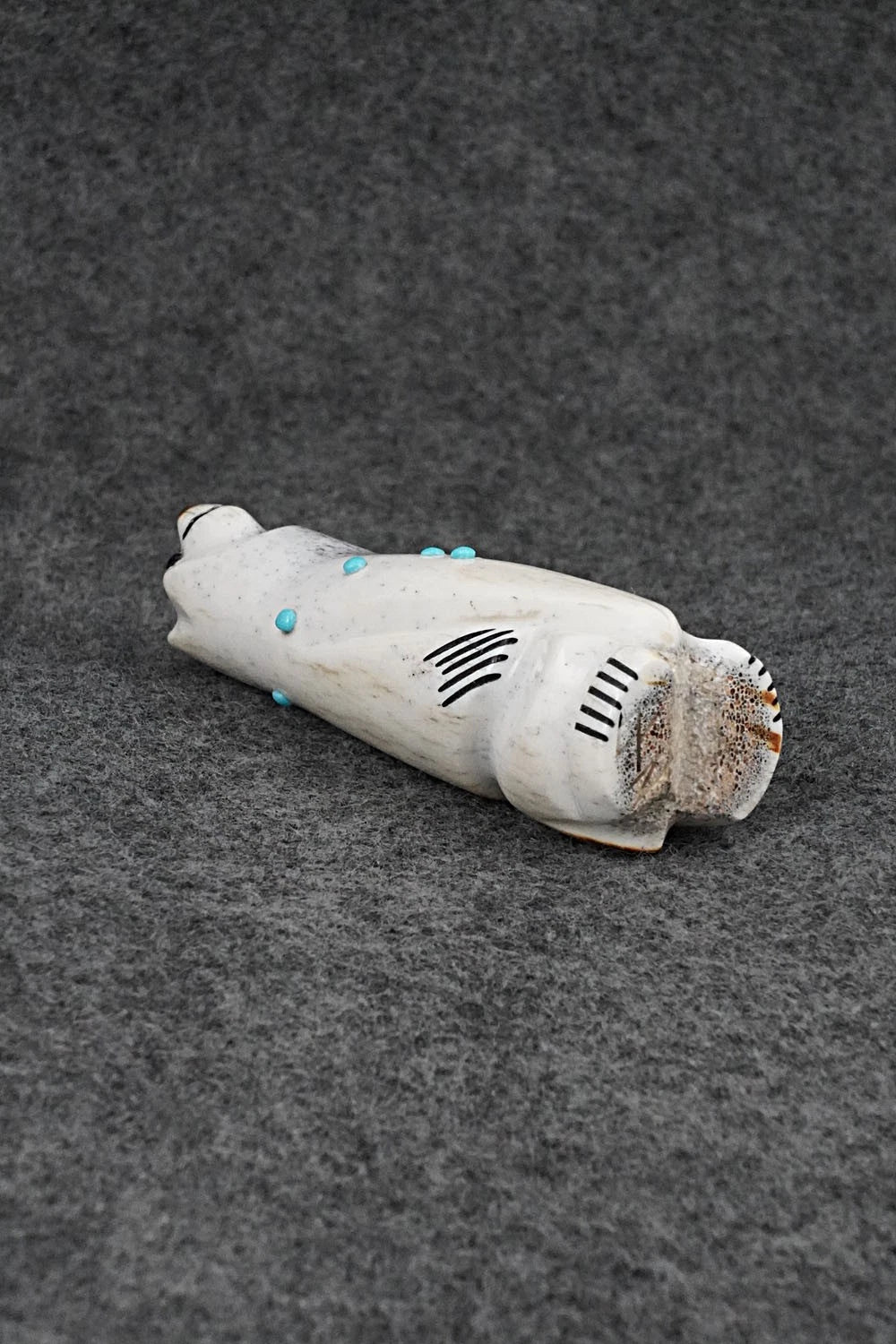 Bear Zuni Fetish Carving - Claudia Peina