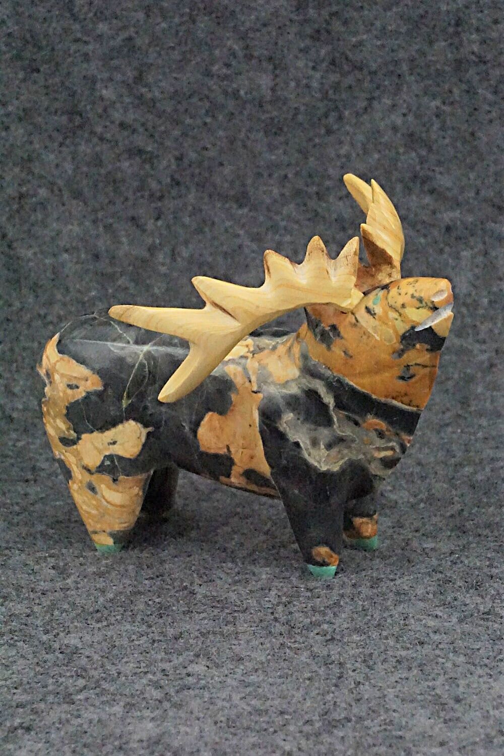Elk Zuni Fetish Carving - Enrike Leekya