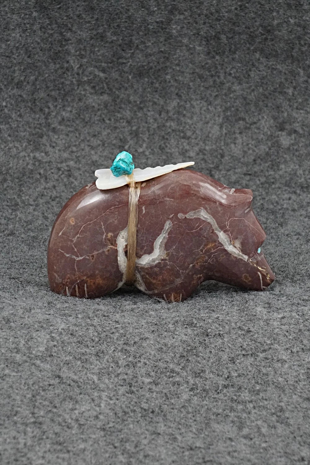 Bear Zuni Fetish Carving - Daphne Quam