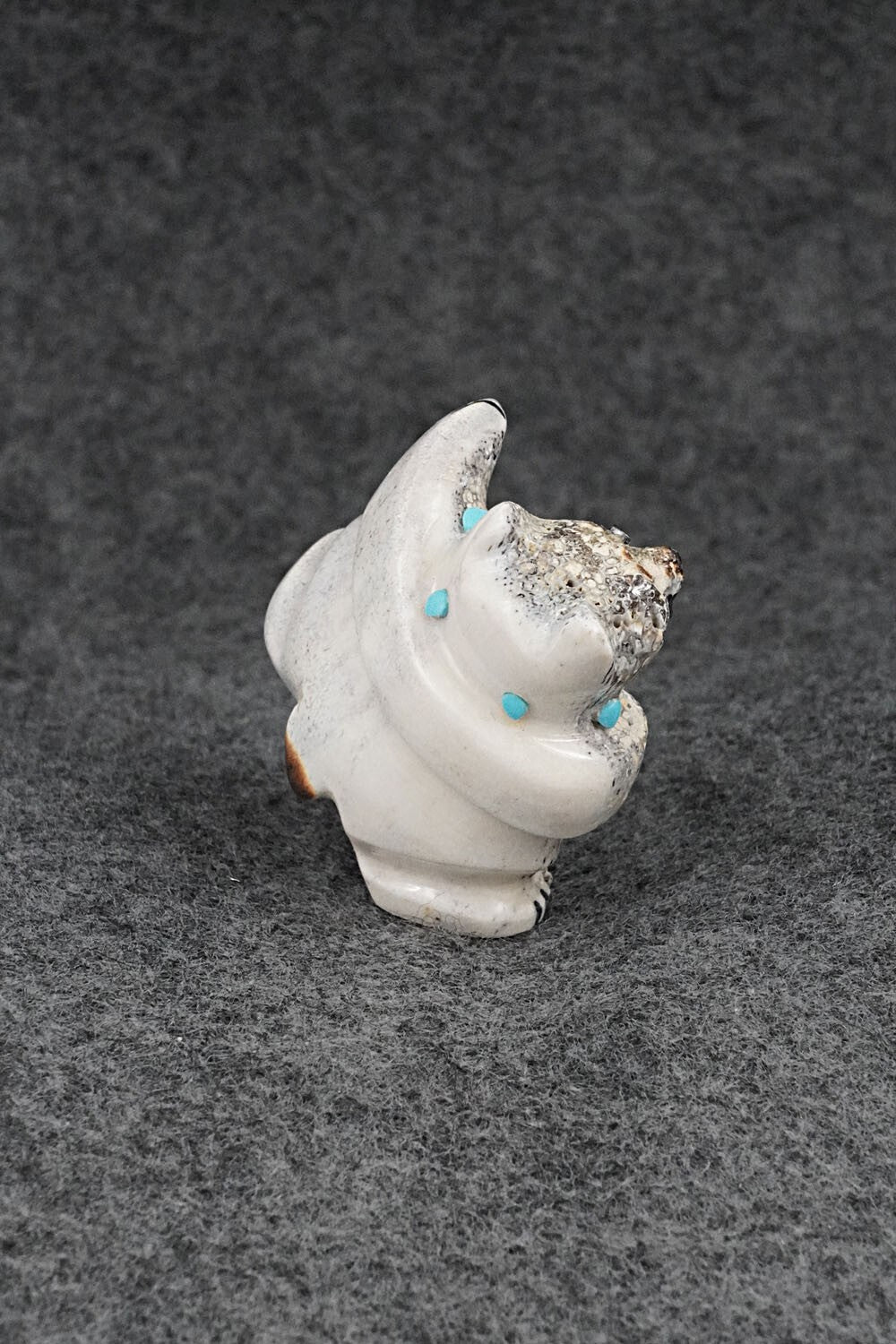 Bear Zuni Fetish Carving - Claudia Peina
