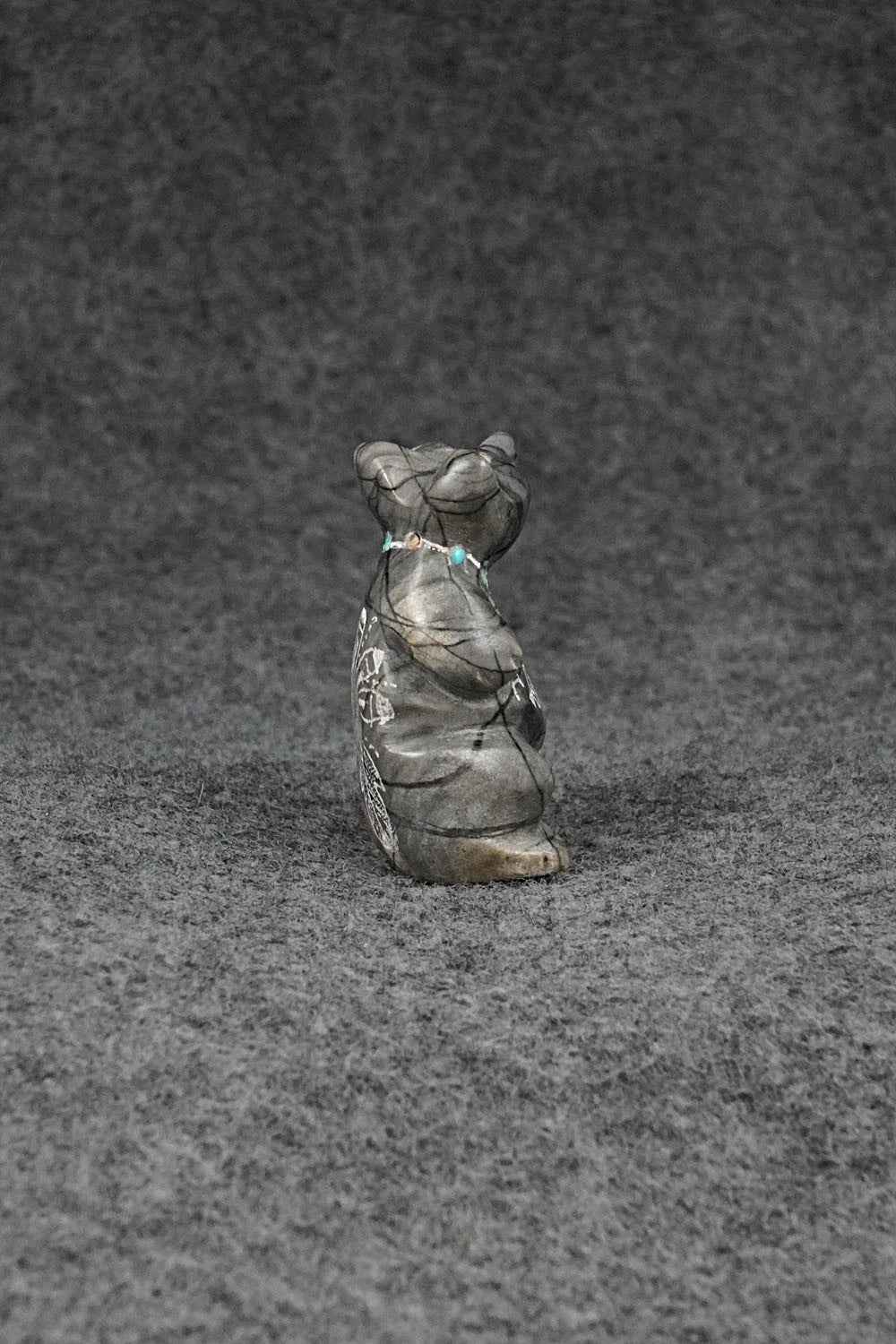Bear Zuni Fetish Carving - Adrian Cachini