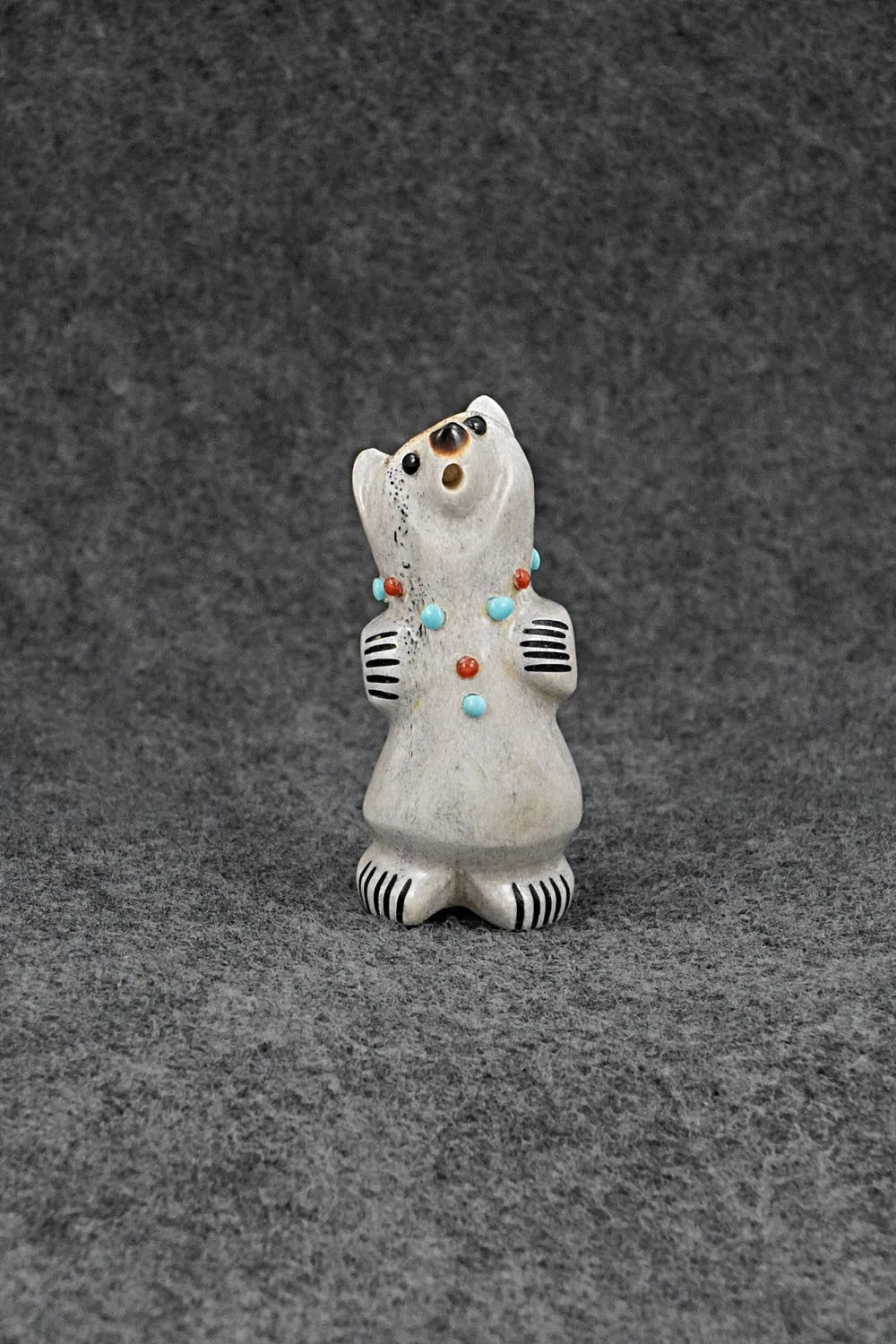 Bear Zuni Fetish Carving - Claudia Peina