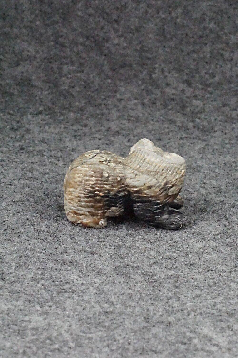 Bear Zuni Fetish Carving - Karen Zunie