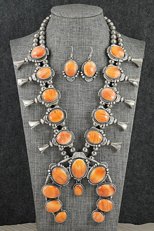 Spiny Oyster & Sterling Silver Squash Blossom Set - Paul Livingston