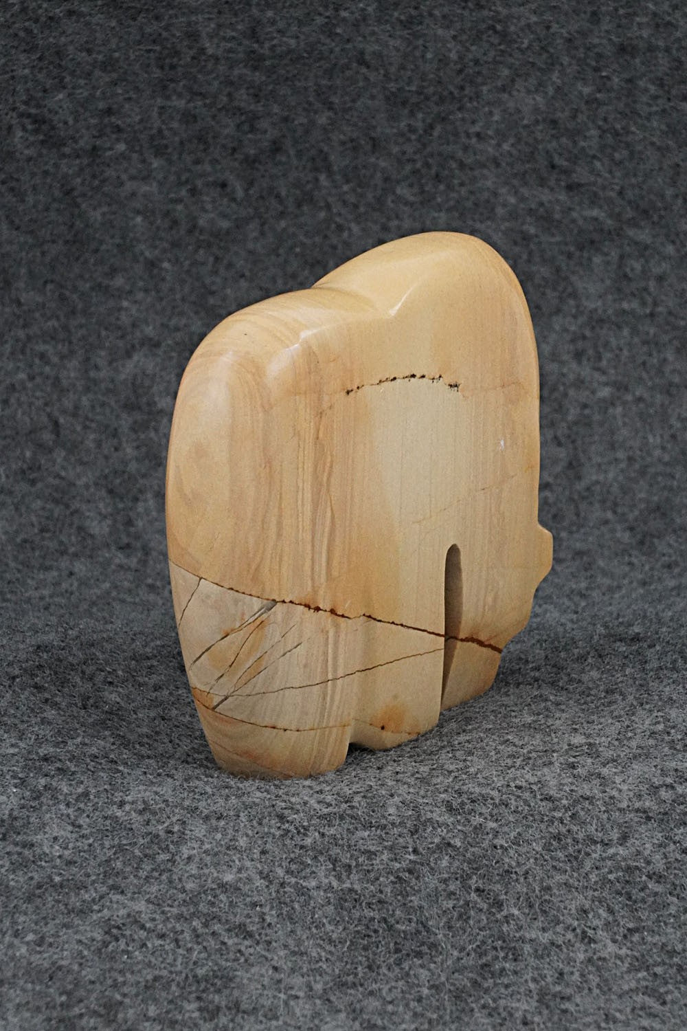 Bear Zuni Fetish Carving - Bernard Laiwakete