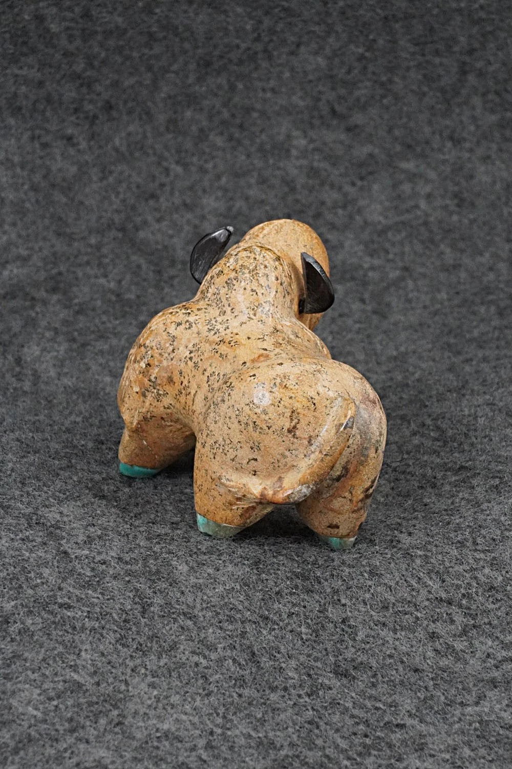 Buffalo Zuni Fetish Carving - Freddie Leekya