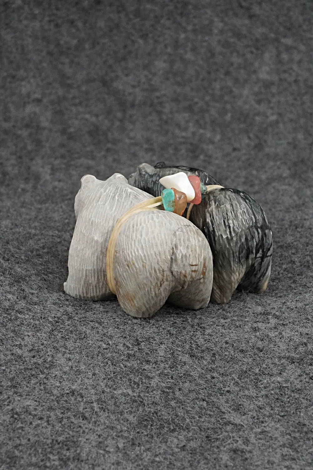 Bear Zuni Fetish Carving - Farlan & Paulette Quam