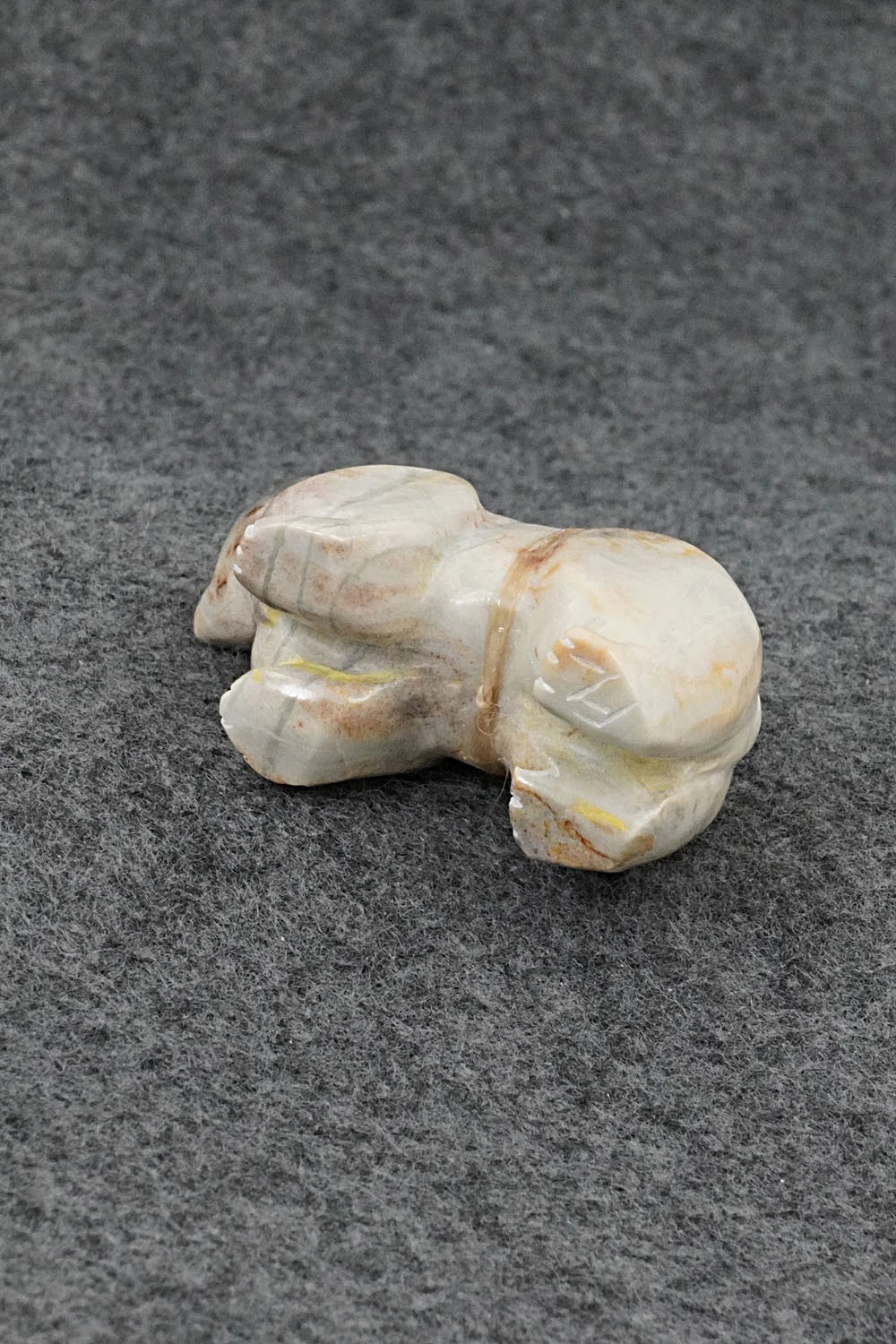 Bear Zuni Fetish Carving - Freddie Leekya