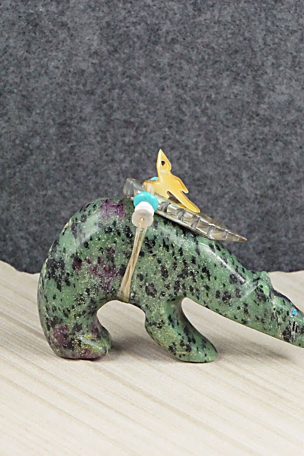 Bear Zuni Fetish Carving - Fernando Laiwakete