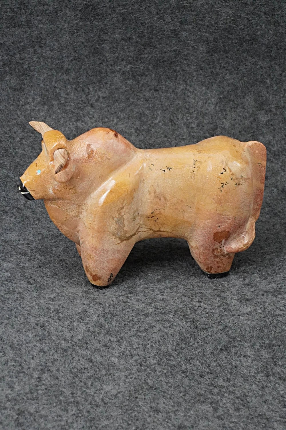 Bull Zuni Fetish Carving - Freddie Leekya