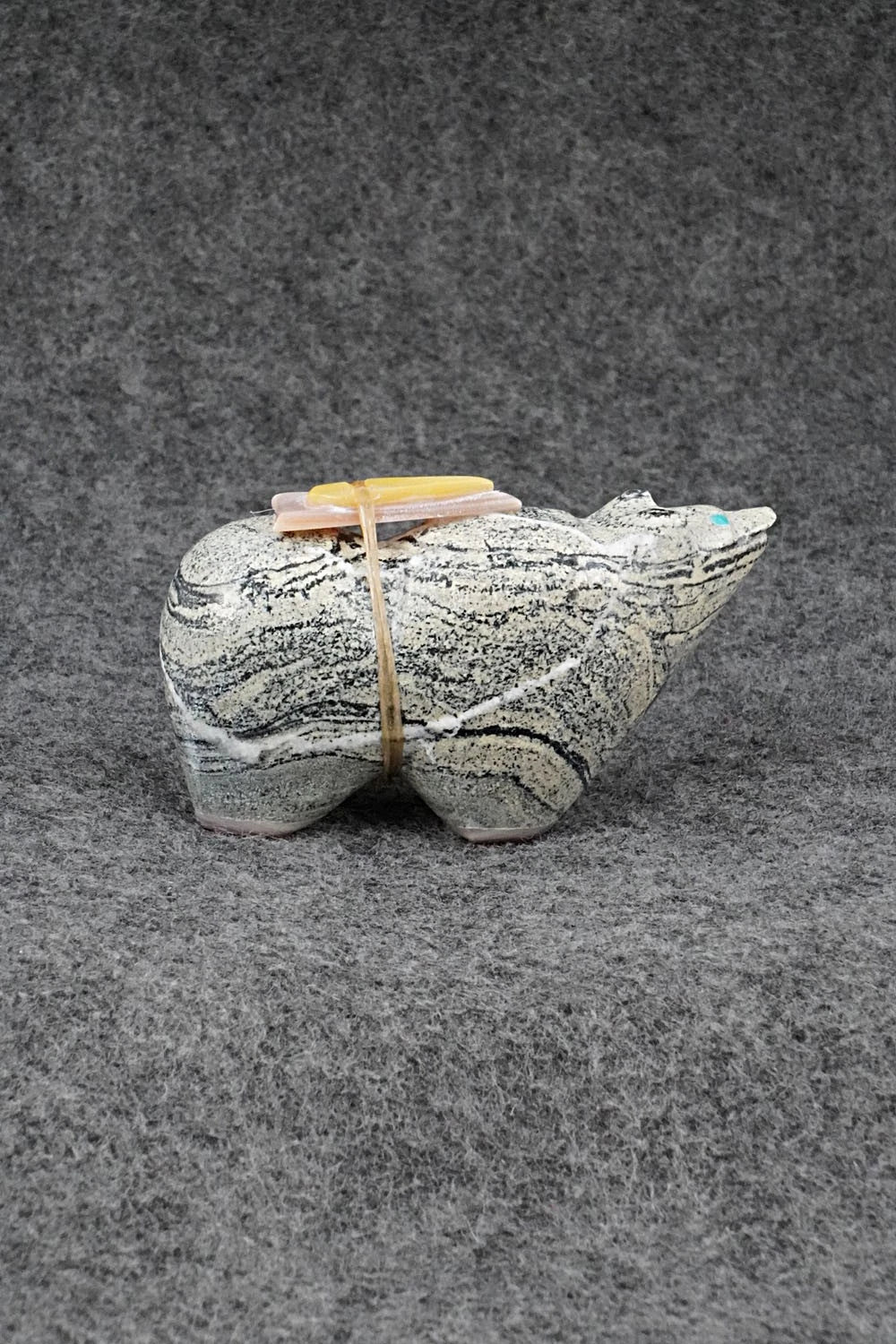 Bear Zuni Fetish Carving - Delvin Leekya