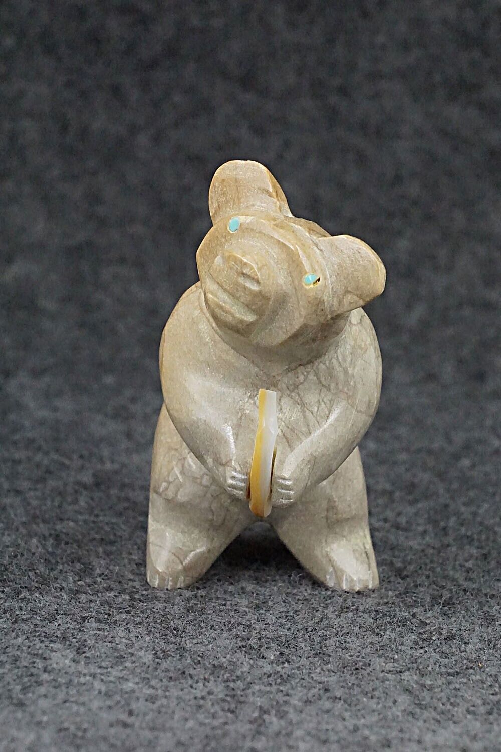 Monkey with Banana Zuni Fetish Carving - Enrike Leekya