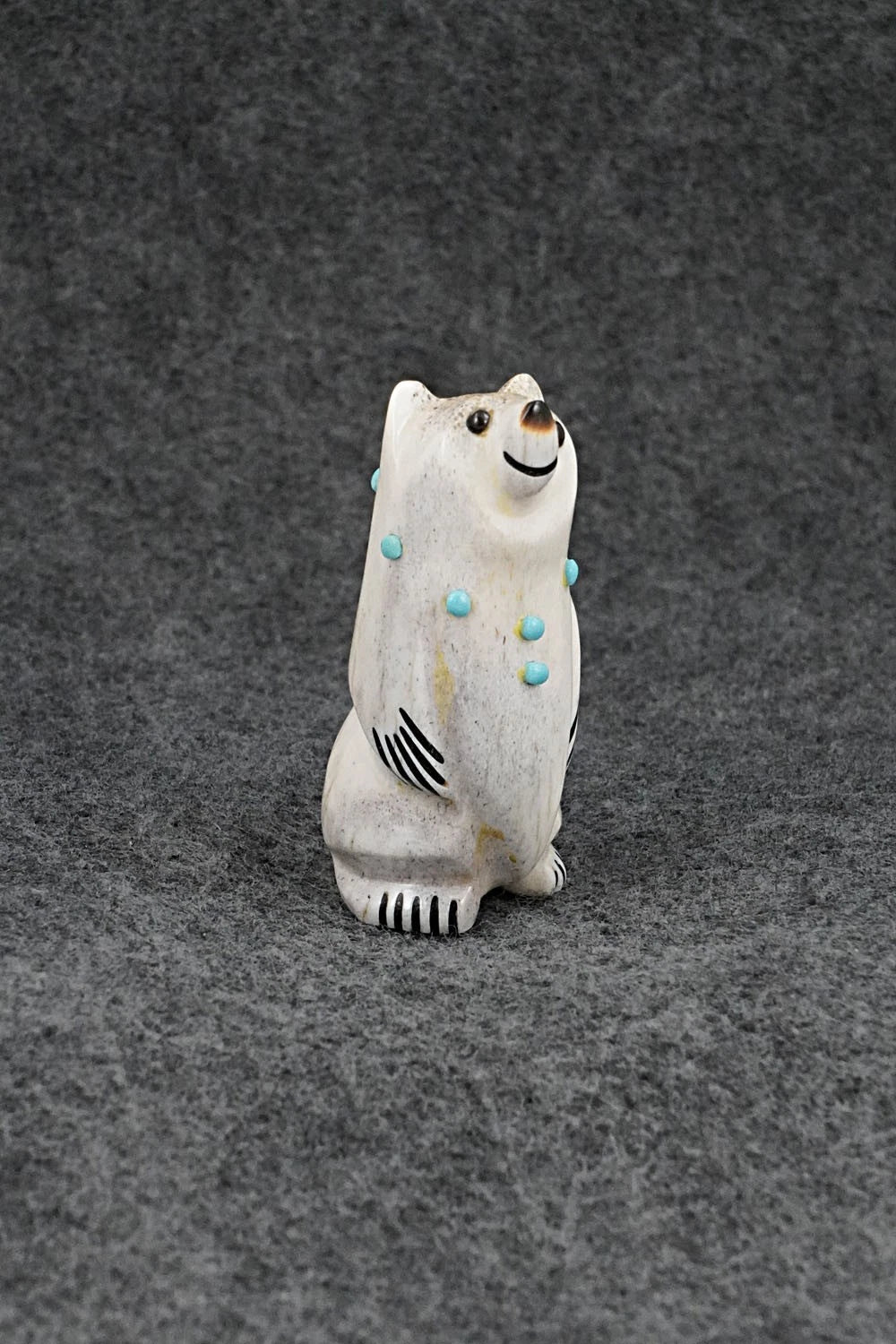 Bear Zuni Fetish Carving - Claudia Peina