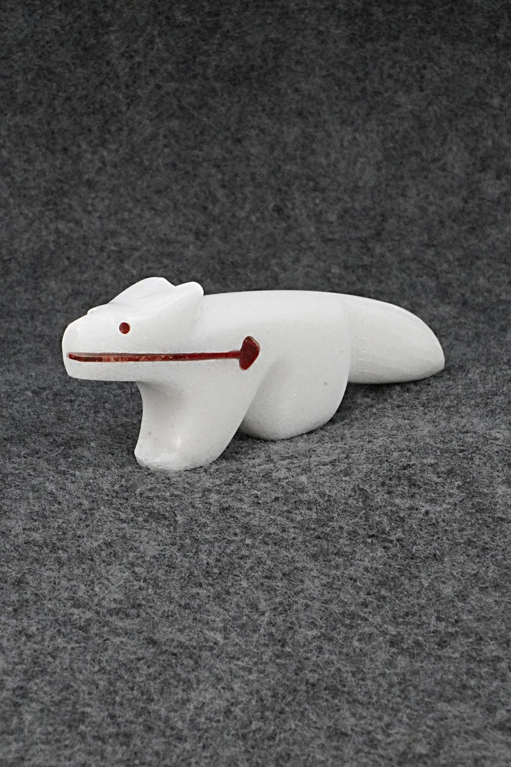 Wolf Zuni Fetish Carving - Kenric Laiwakete