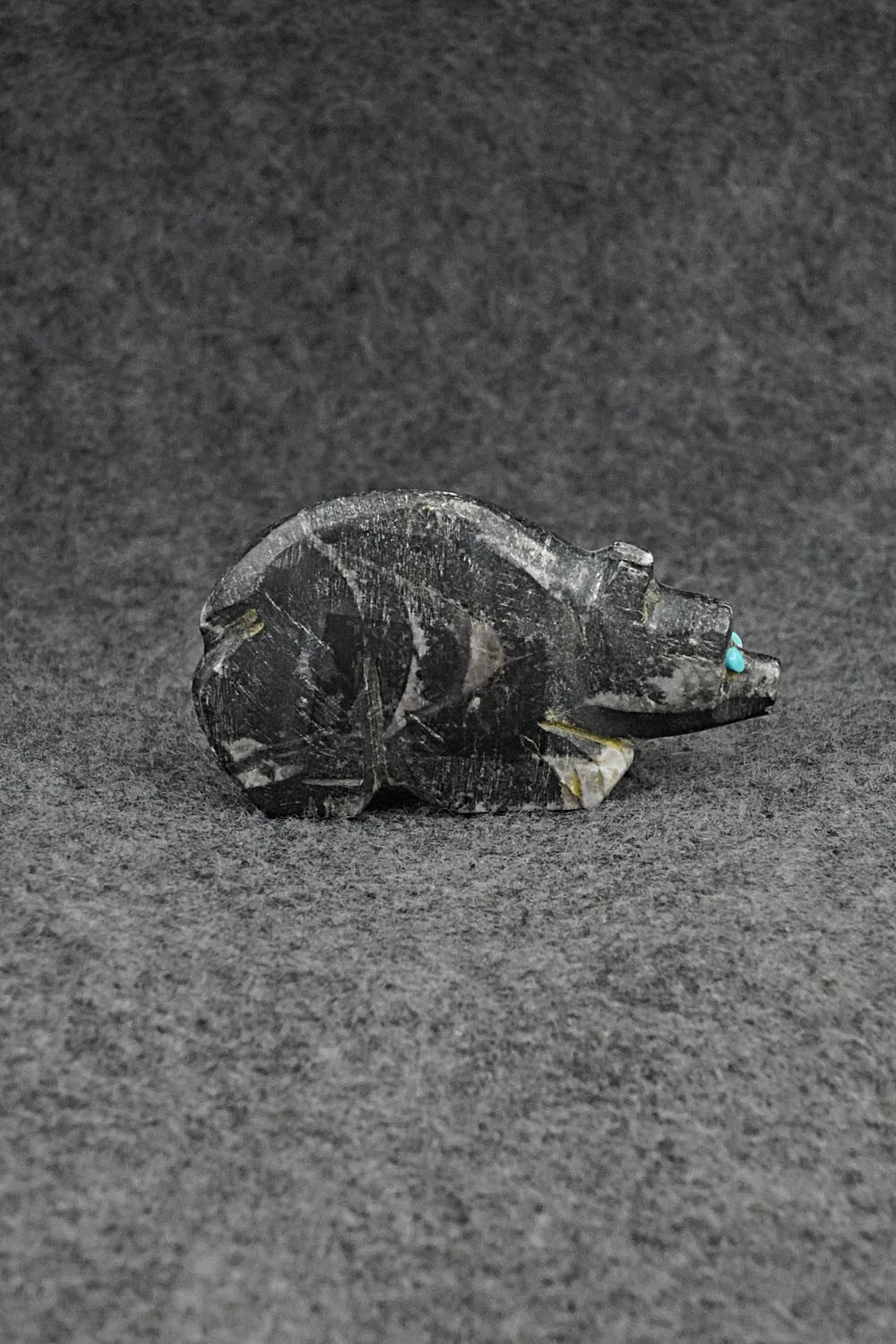 Bear Zuni Fetish Carving - Danette Laate