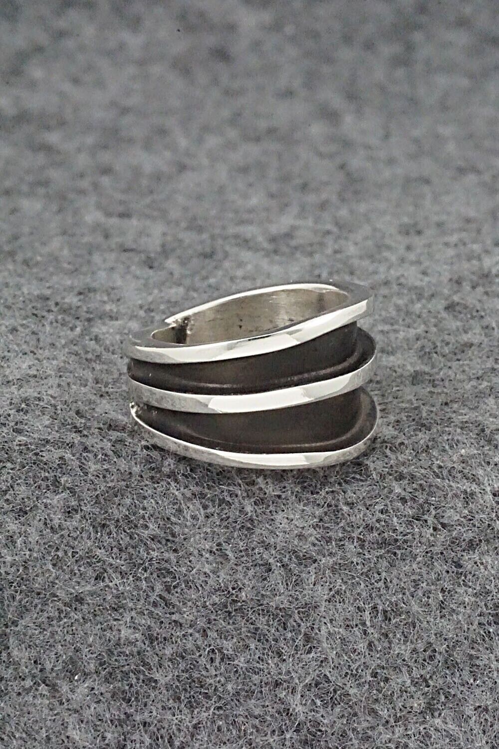 Sterling Silver Ring - Tom Hawk - Size 4.5