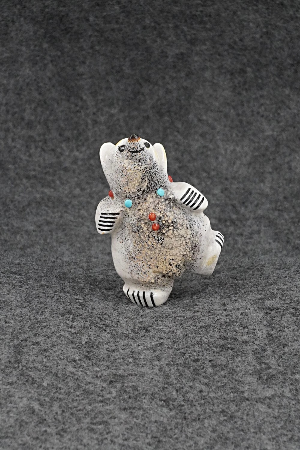 Bear Zuni Fetish Carving - Claudia Peina