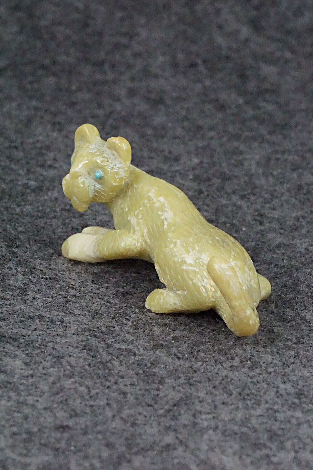 Mountain Lion Zuni Fetish Carving - Wilfred Cheama
