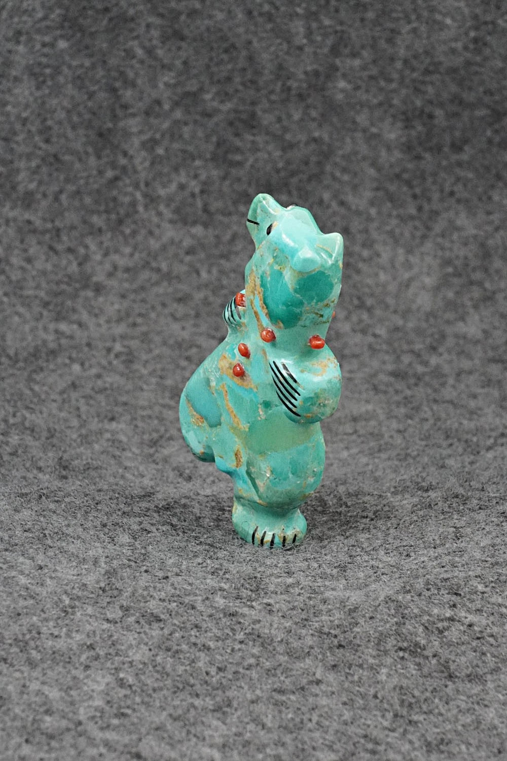 Bear Zuni Fetish Carving - Claudia Peina