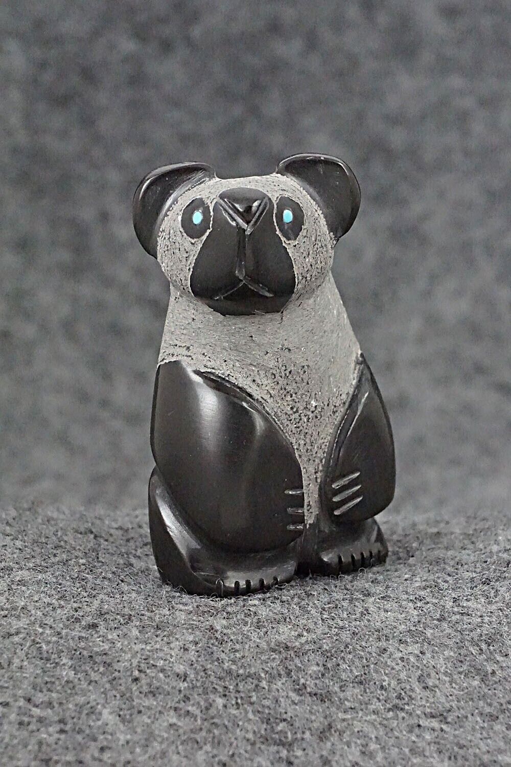 Bear Zuni Fetish Carving - Reynold Lunasee