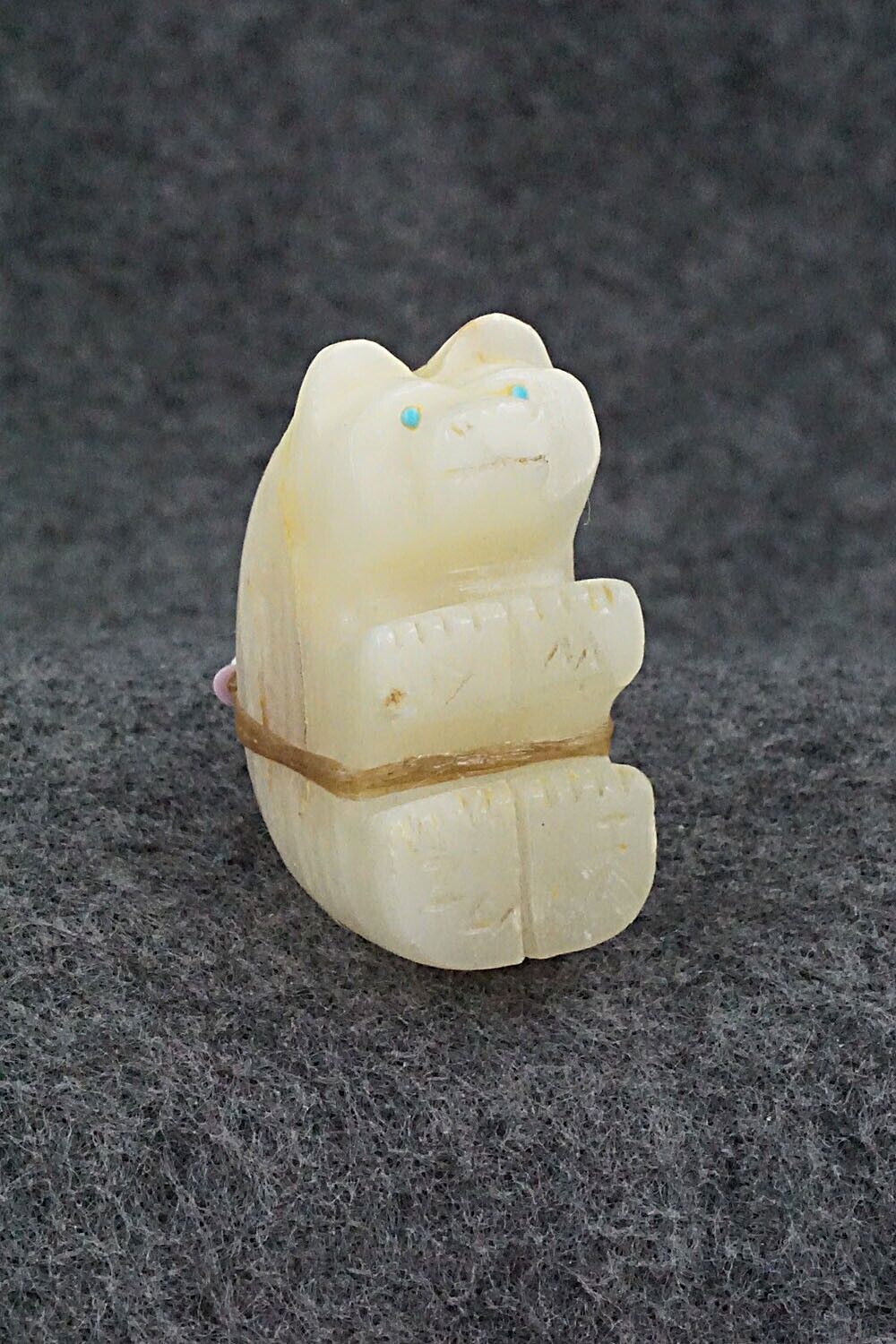 Bear Zuni Fetish Carving - Douglas Martza