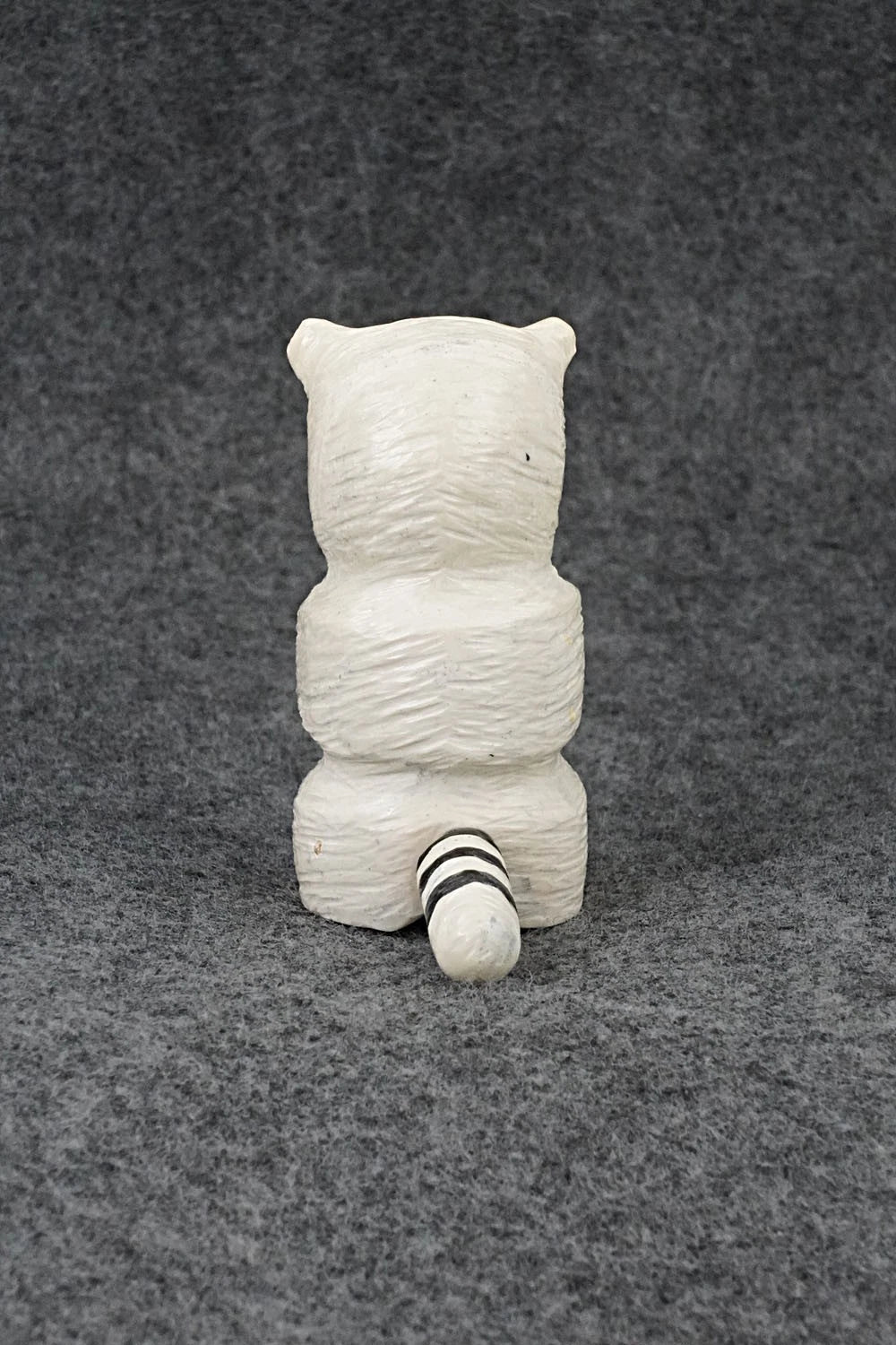 Raccoon Zuni Fetish Carving - Susan Lementino