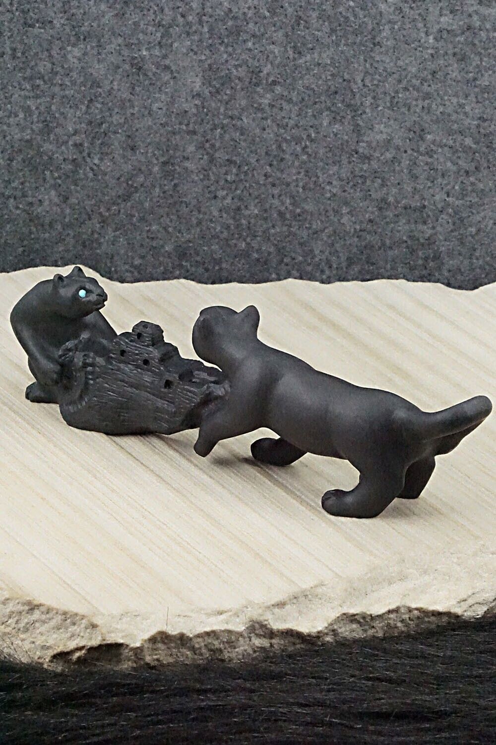 Mountain Lion Zuni Fetish Carving - Albert Eustace Sr.