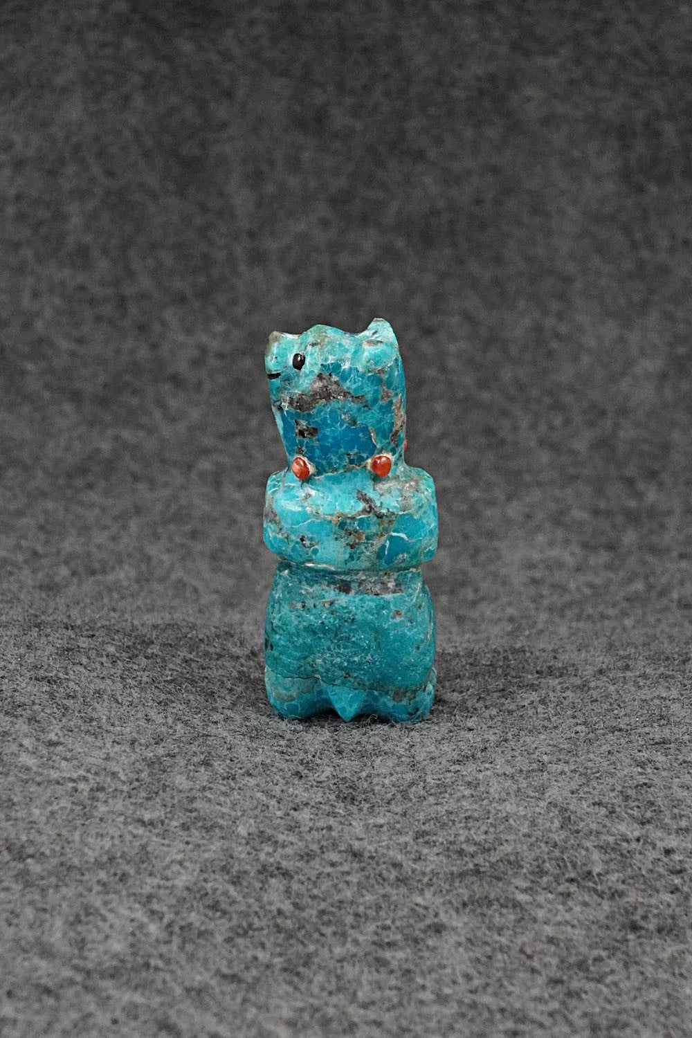 Bear Zuni Fetish Carving - Claudia Peina