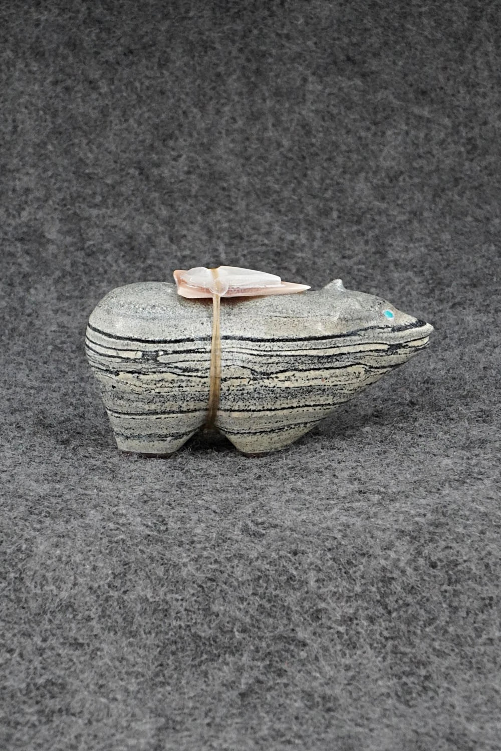 Bear Zuni Fetish Carving - Delvin Leekya