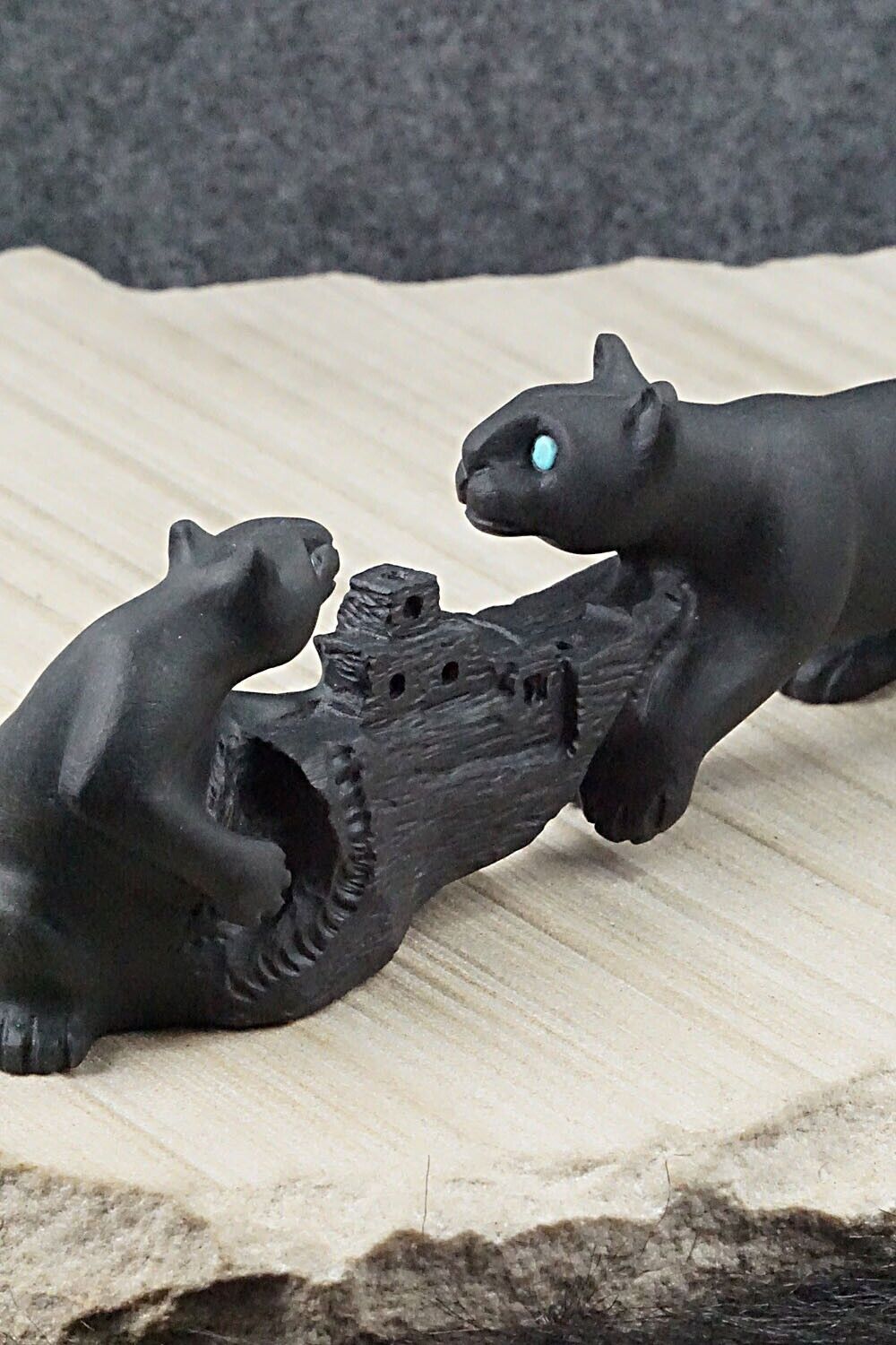 Mountain Lion Zuni Fetish Carving - Albert Eustace Sr.