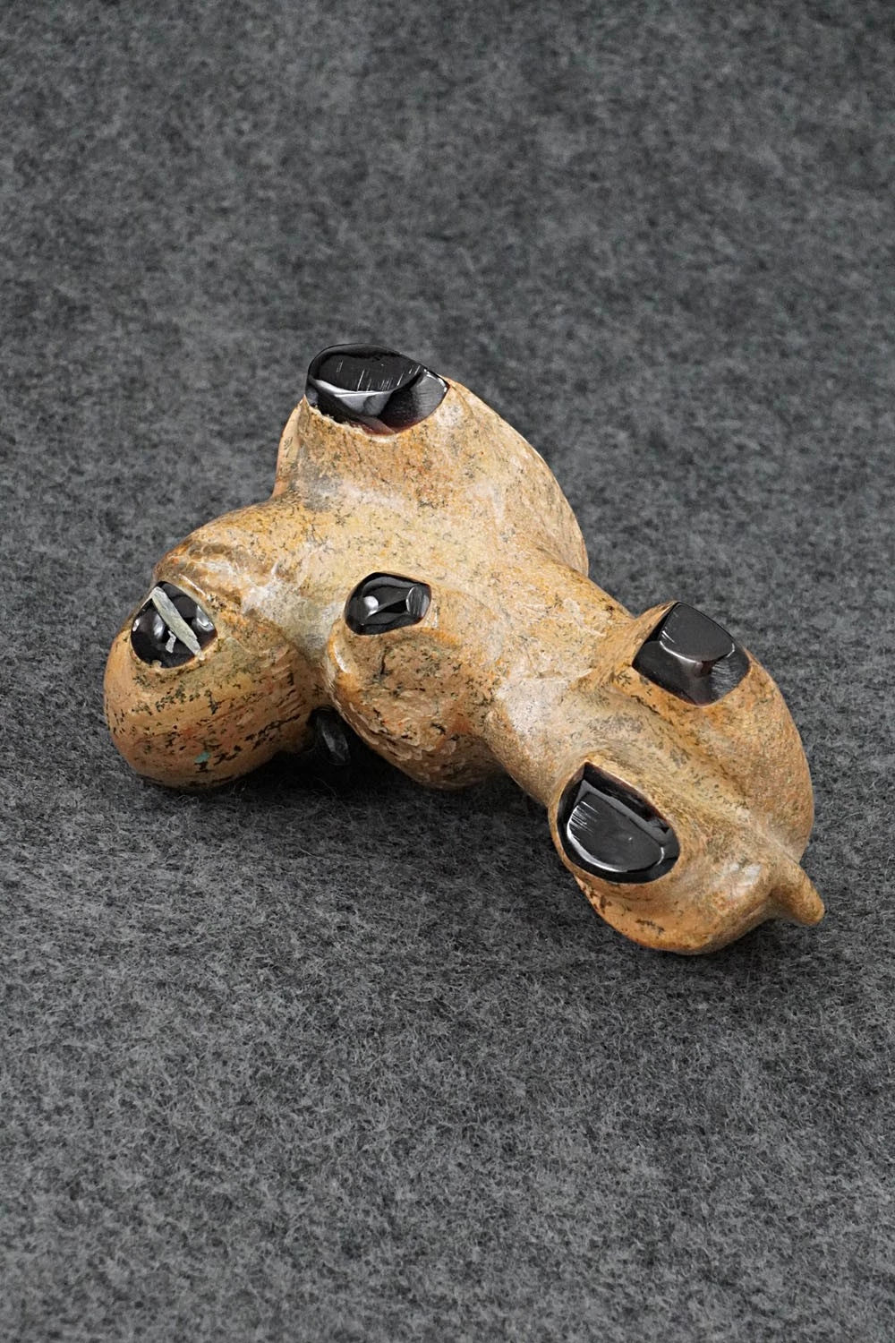Buffalo Zuni Fetish Carving - Freddie Leekya