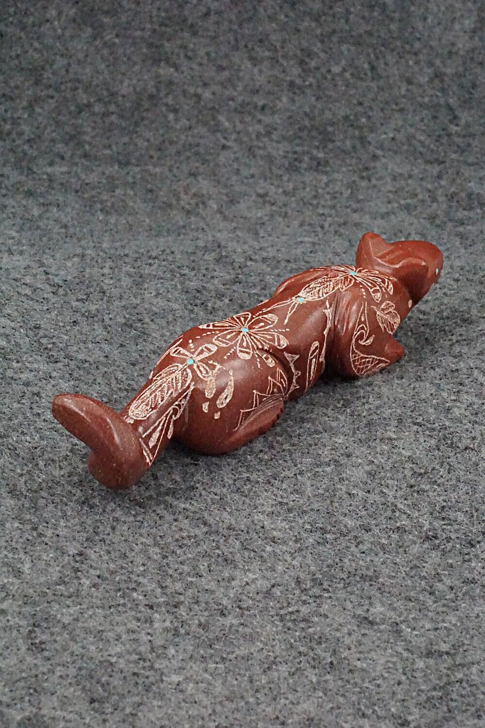 Mountain Lion Zuni Fetish Carving - Adrian Cachini
